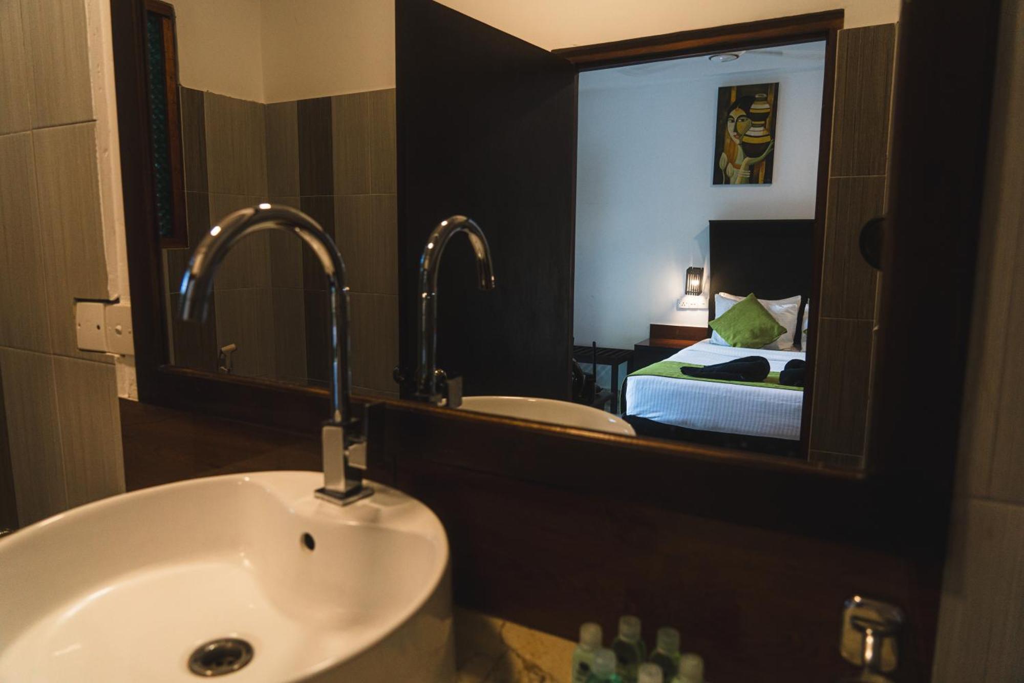 Sundaras Infinity Jungle Resort Дамбула Екстериор снимка