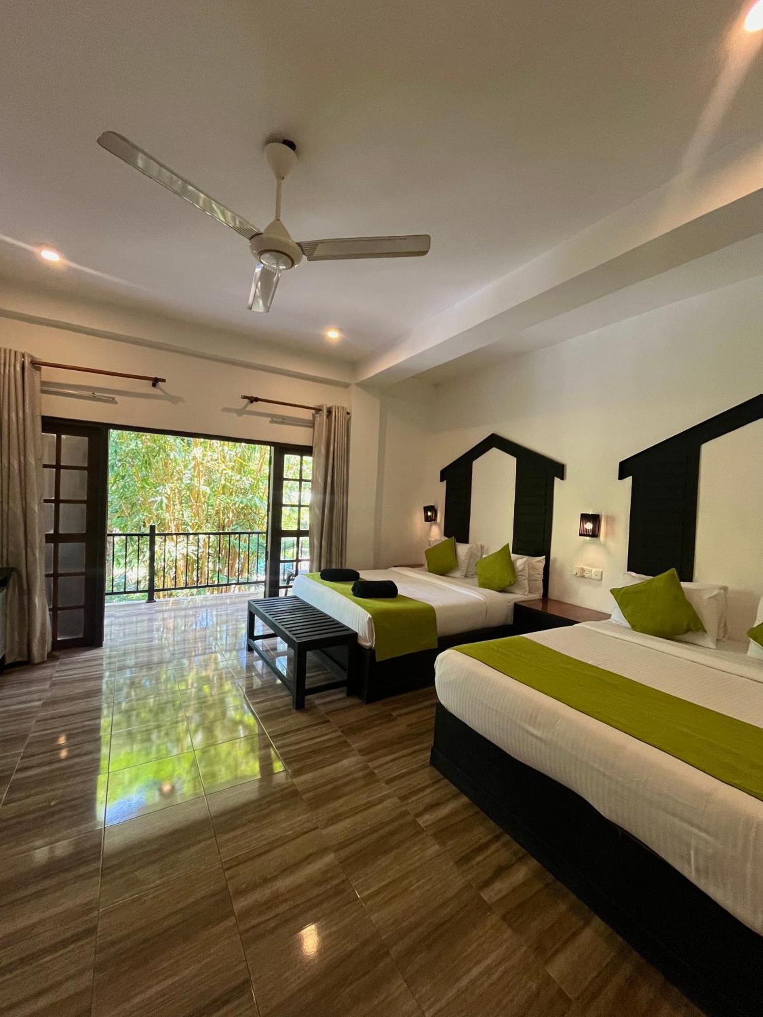 Sundaras Infinity Jungle Resort Дамбула Екстериор снимка