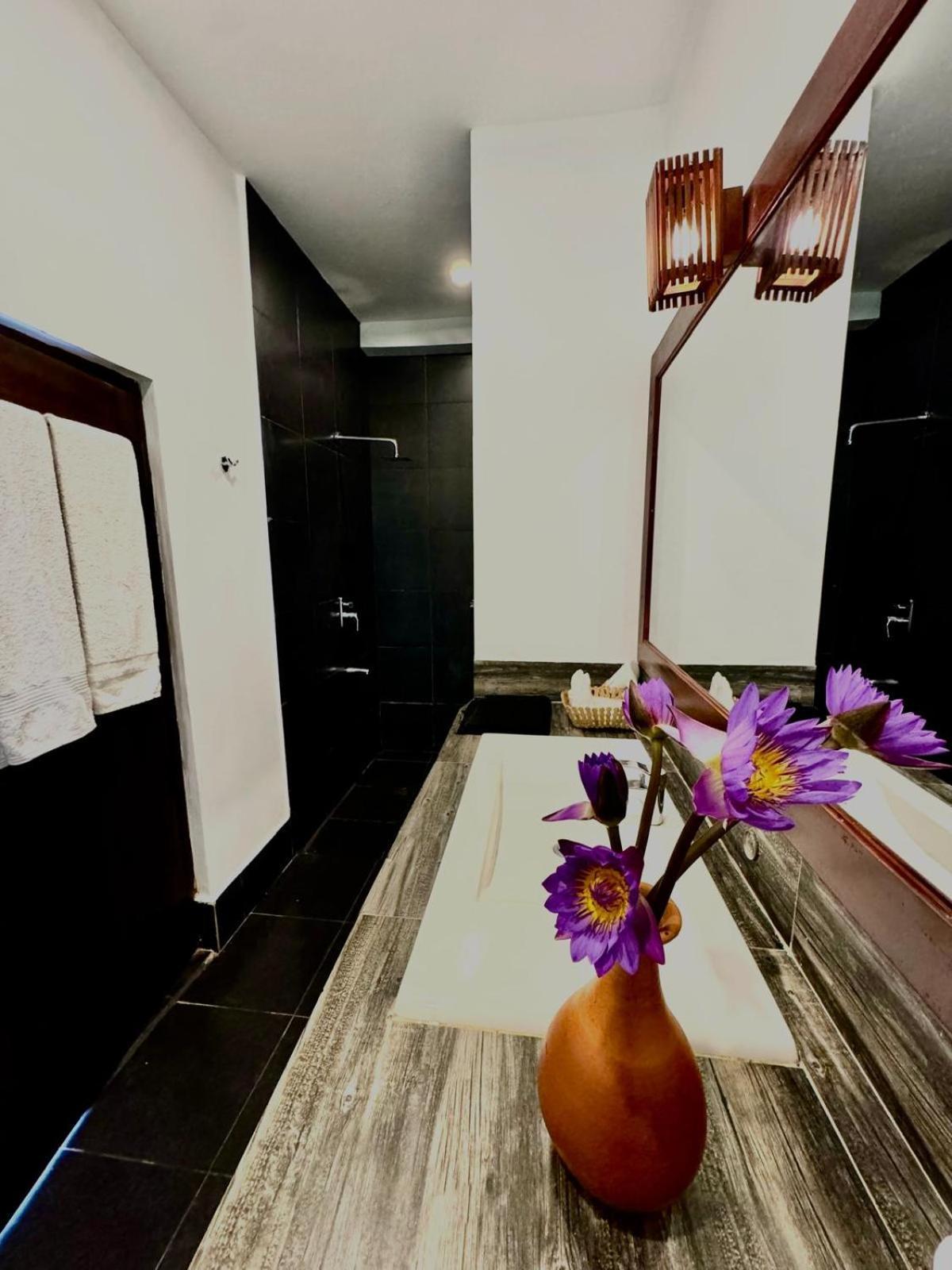 Sundaras Infinity Jungle Resort Дамбула Екстериор снимка